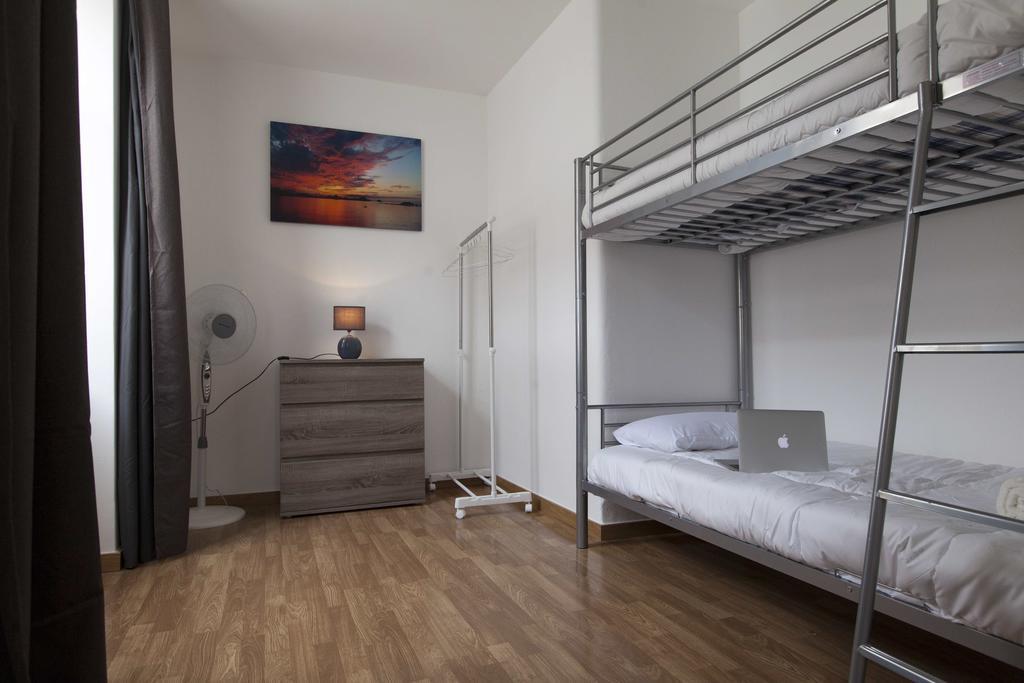Guest House First Floor Lagos Extérieur photo