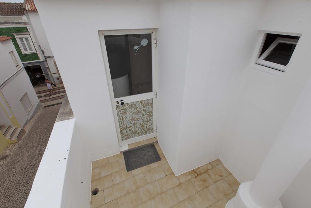 Guest House First Floor Lagos Extérieur photo