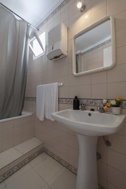 Guest House First Floor Lagos Extérieur photo